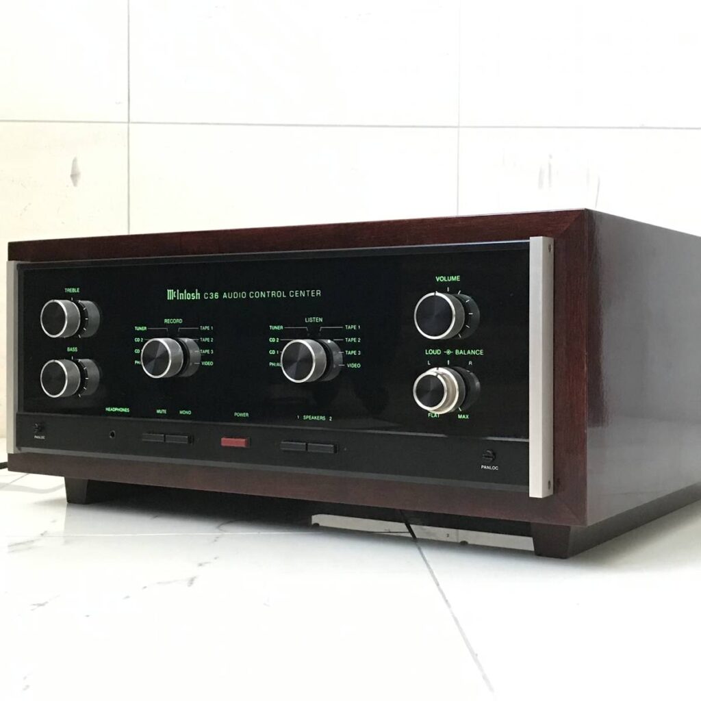 McIntosh C36（ステレオプリアンプ）